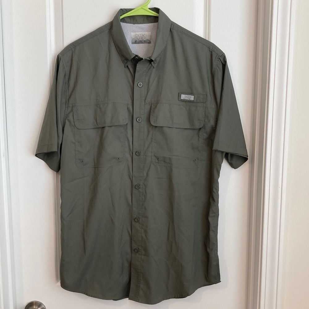 Ocean+Coast Short Sleeve Fishing Shirt, Button Down, Men’s Small, Gray Green